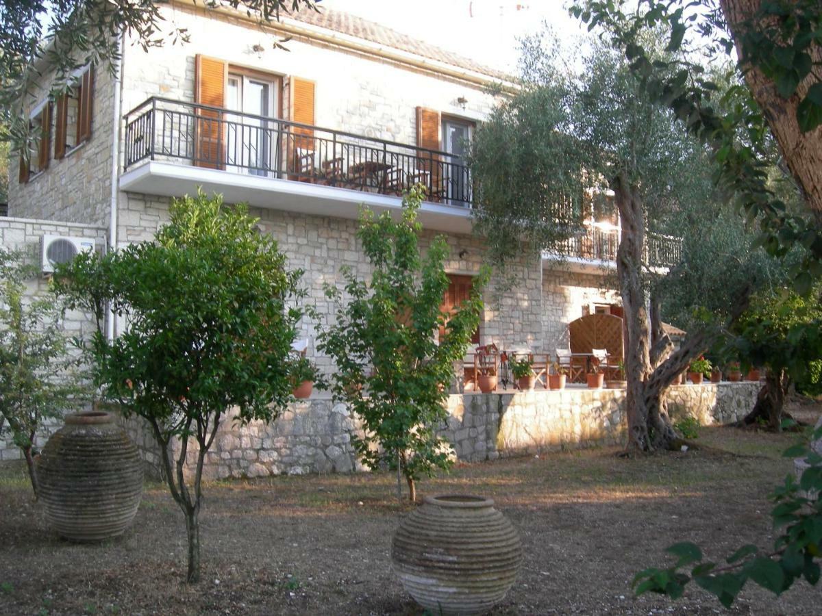 Baronessa'S Apartments Gaios Extérieur photo