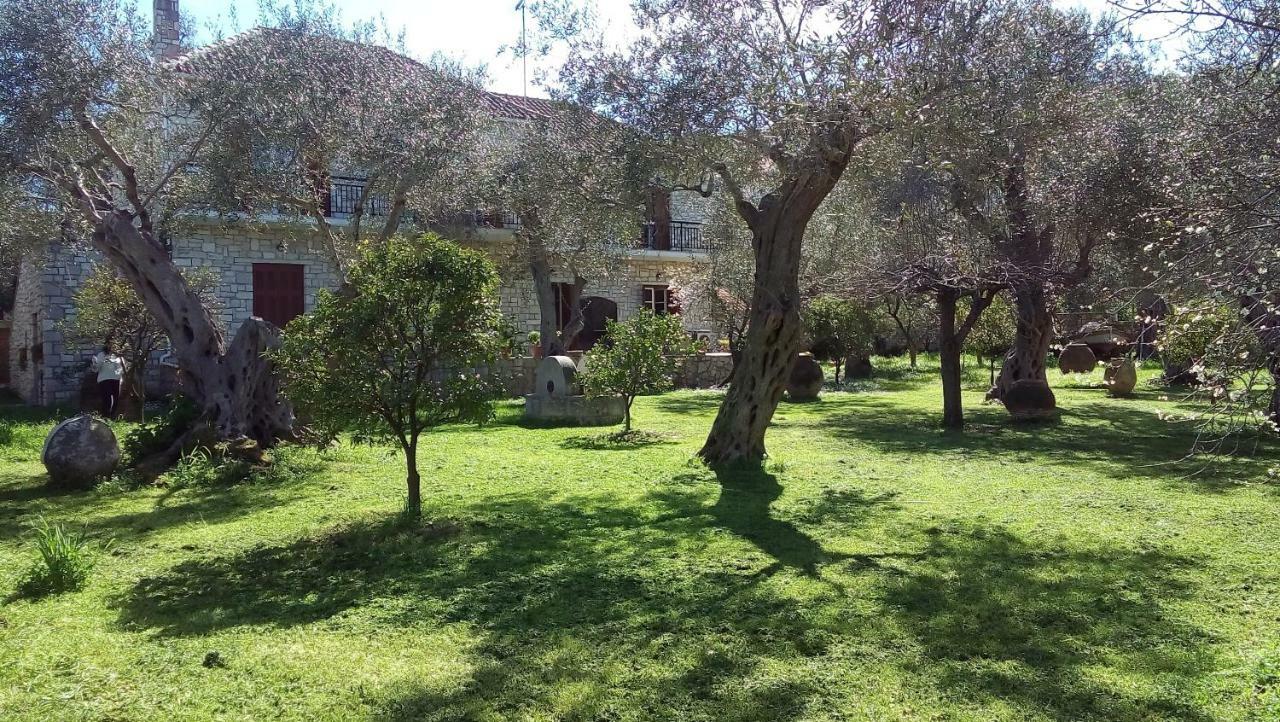 Baronessa'S Apartments Gaios Extérieur photo